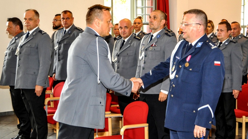 40 awansów nowodworskich funkcjonariuszy z okazji Święta Policji.