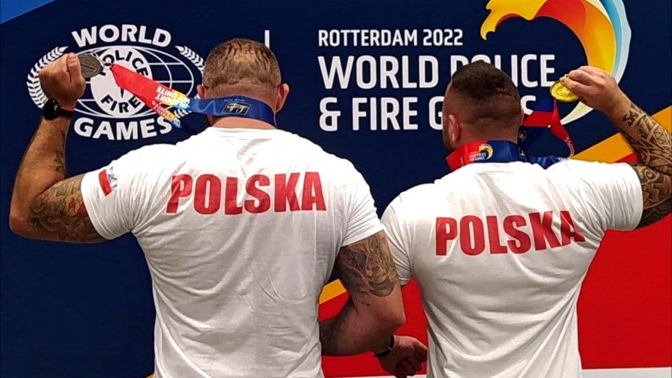 Nowy Dwór Gdański. Policjanci wygrali złoto i srebro podczas Mistrzostw Olimpijskich w wyciskaniu sztangi leżąc.