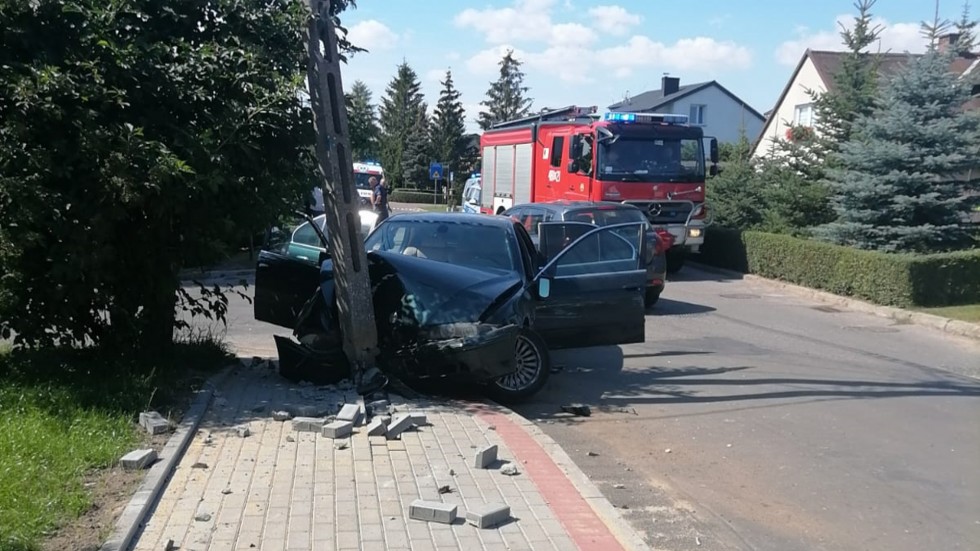 Malbork. Policyjny pościg ulicami miasta zakończony na słupie.