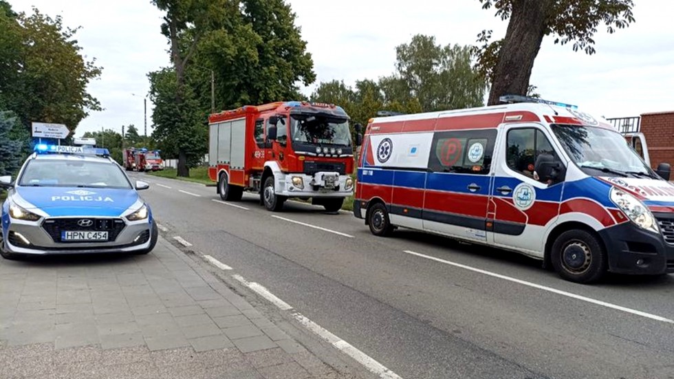 Policjanci wyjaśniają przyczyny poniedziałkowego wypadku autobusu i osobówki – weekendowy raport malborskich służb mundurowych.