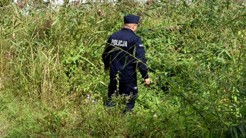 Malbork. Ubrania nad brzegiem Nogatu, ciała brak. Policjanci proszą o pomoc.