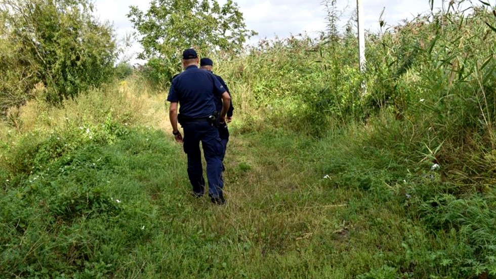 Malbork. Ubrania nad brzegiem Nogatu, ciała brak. Policjanci proszą o pomoc.