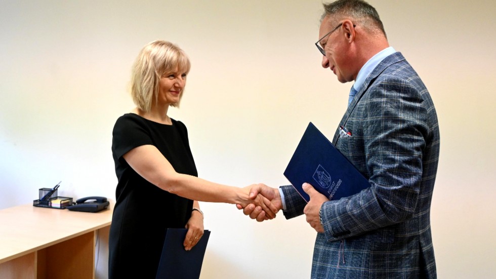 Nowy Dwór Gdański. Wręczono akty mianowania nauczycielom.