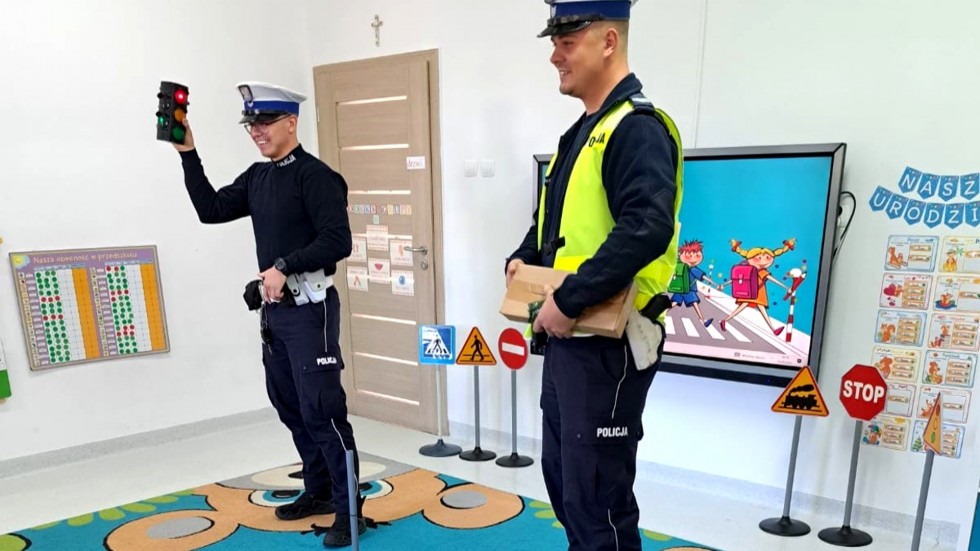 Nowy Dwór Gdański. Podstawowe zasady bezpieczeństwa w drodze do szkoły.