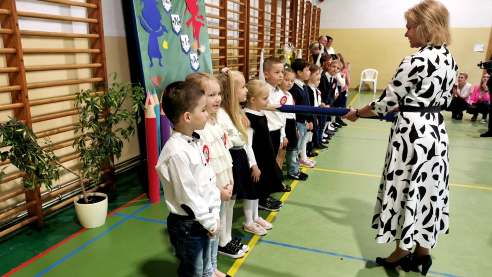 Malbork. Pasowanie pierwszoklasistów w SP2.