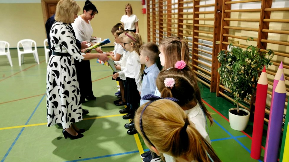 Malbork. Pasowanie pierwszoklasistów w SP2.