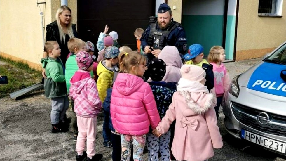 Powiat sztumski. Świeć przykładem – policjanci na spotkaniu w przedszkolu.