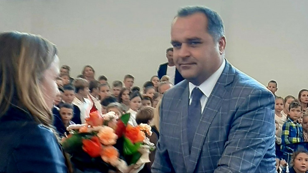 Gmina Malbork. Pasowanie pierwszoklasistów i Dzień Edukacji Narodowej.