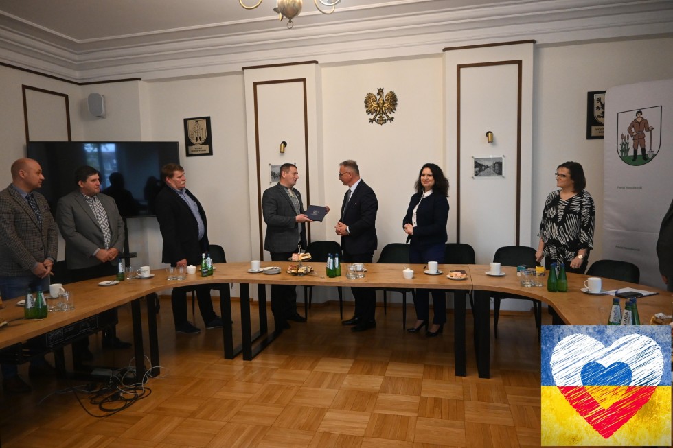 Nowy Dwór Gdański. Podpisanie umowy partnerskiej z Powiatem Sarneńskim.