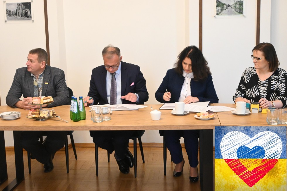 Nowy Dwór Gdański. Podpisanie umowy partnerskiej z Powiatem Sarneńskim.