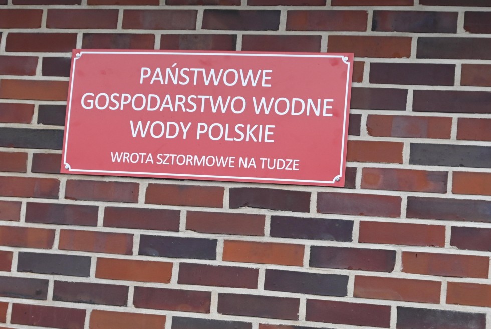 Nowy Dwór Gdański. Uroczyste otwarcie wrót przeciwsztormowych na rzece Tudze.