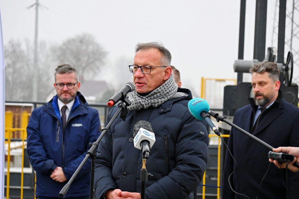 Nowy Dwór Gdański. Uroczyste otwarcie wrót przeciwsztormowych na rzece Tudze.