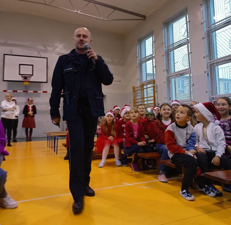Nowy Staw. Policjanci odnaleźli zaginionego Mikołaja.