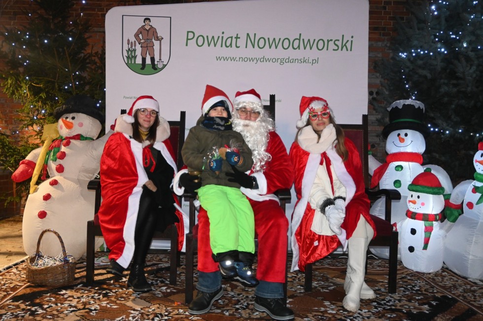 Nowy Dwór Gdański. Wigilia Powiatowa pełna świątecznej magii. Zdjęcia