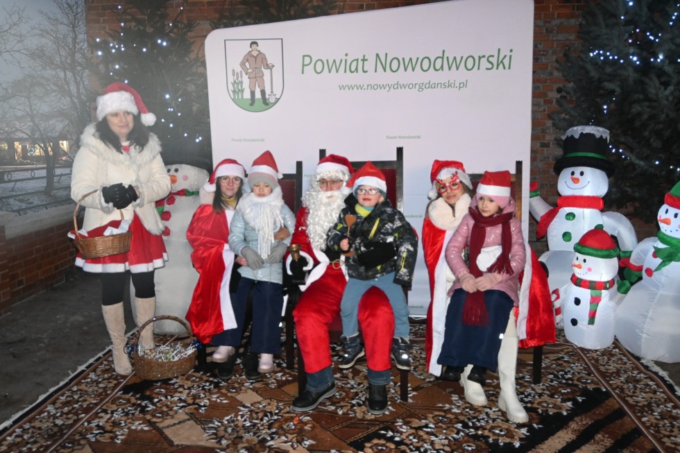 Nowy Dwór Gdański. Wigilia Powiatowa pełna świątecznej magii. Zdjęcia