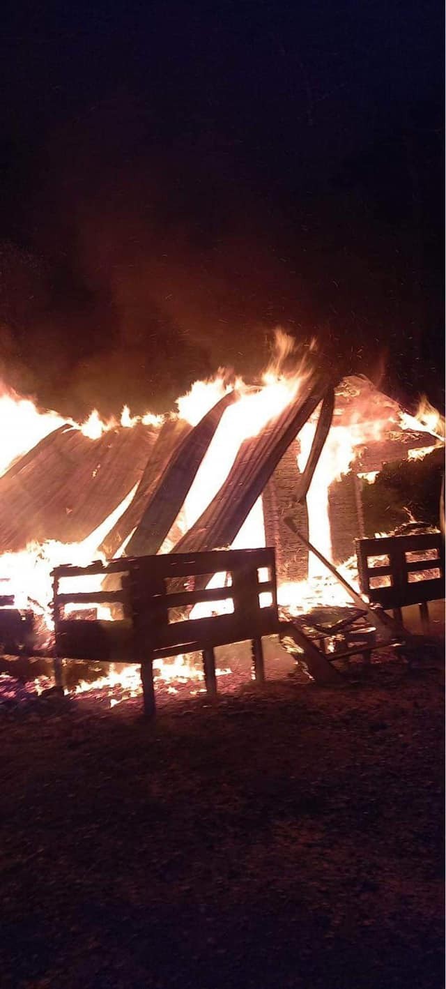 Stegna. Pożar domków letniskowych.