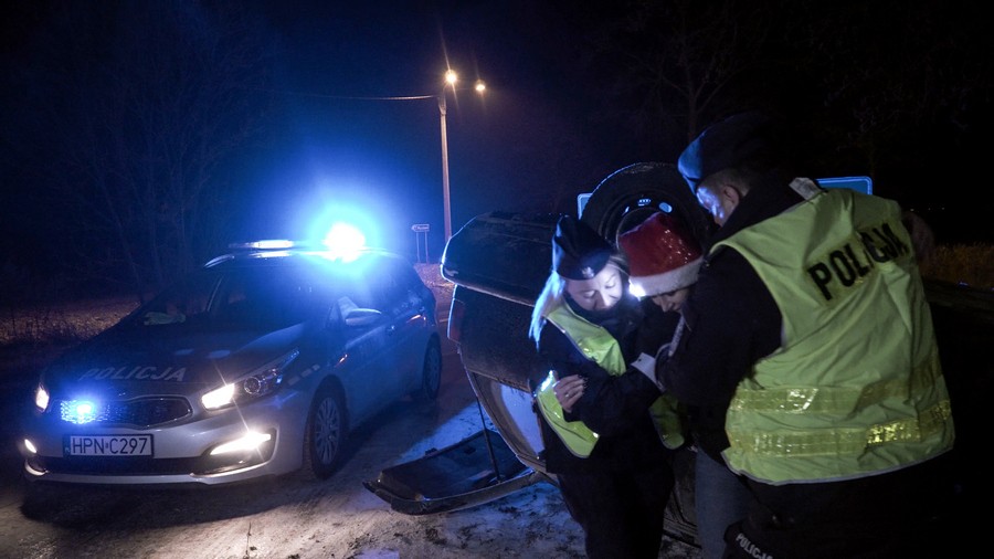 Nowy Dwór Gdański. Bezpieczne i radosne święta – kilka rad od policjantów. Wideo