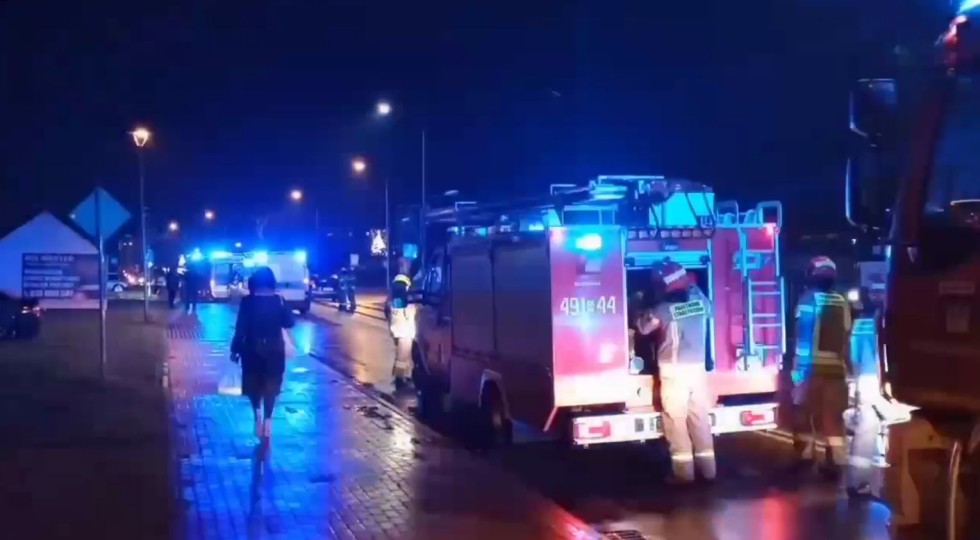 Nowy Dwór Gdański. Potrącenie dwóch osób na przejściu dla pieszych.