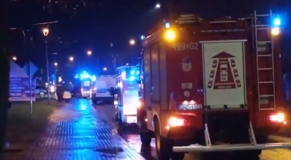 Nowy Dwór Gdański. Potrącenie dwóch osób na przejściu dla pieszych.