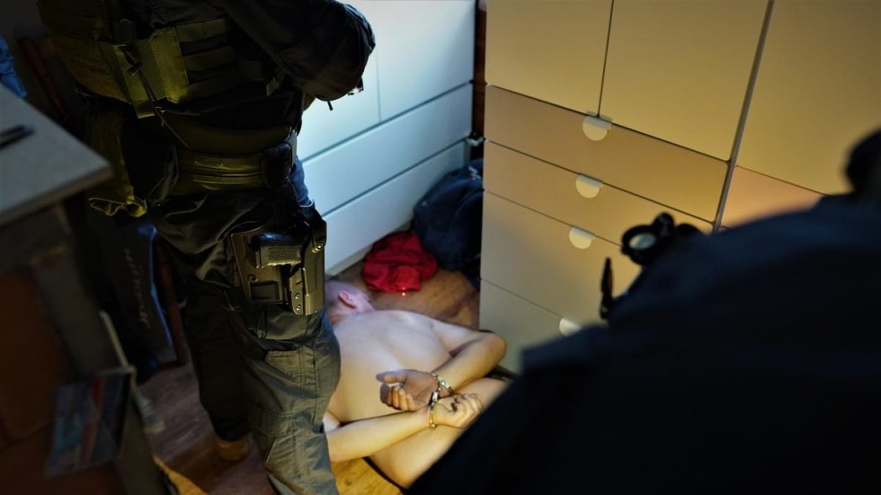 Policjanci z Pomorza zatrzymali kilkudziesięciu stadionowych chuliganów, którzy zniszczyli piłkarskie święto i popełnili przestępstwa. Zobacz wideo