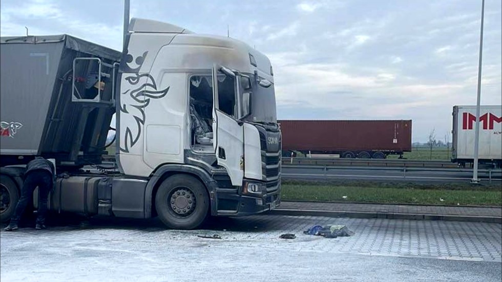 S7. Pożar ciężarówki na parkingu.