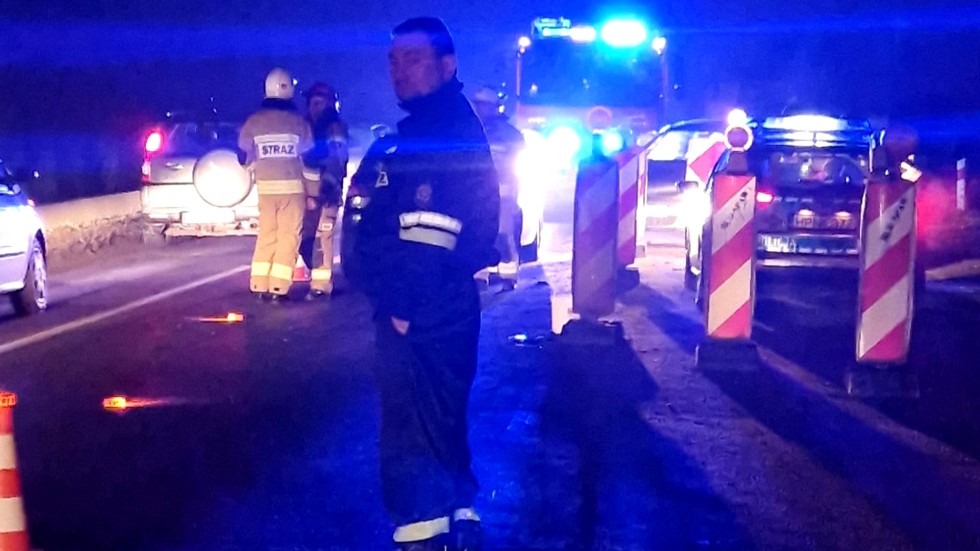 DK22. Kobieta w ciąży trafiła do szpitala po zderzeniu dwóch osobówek.