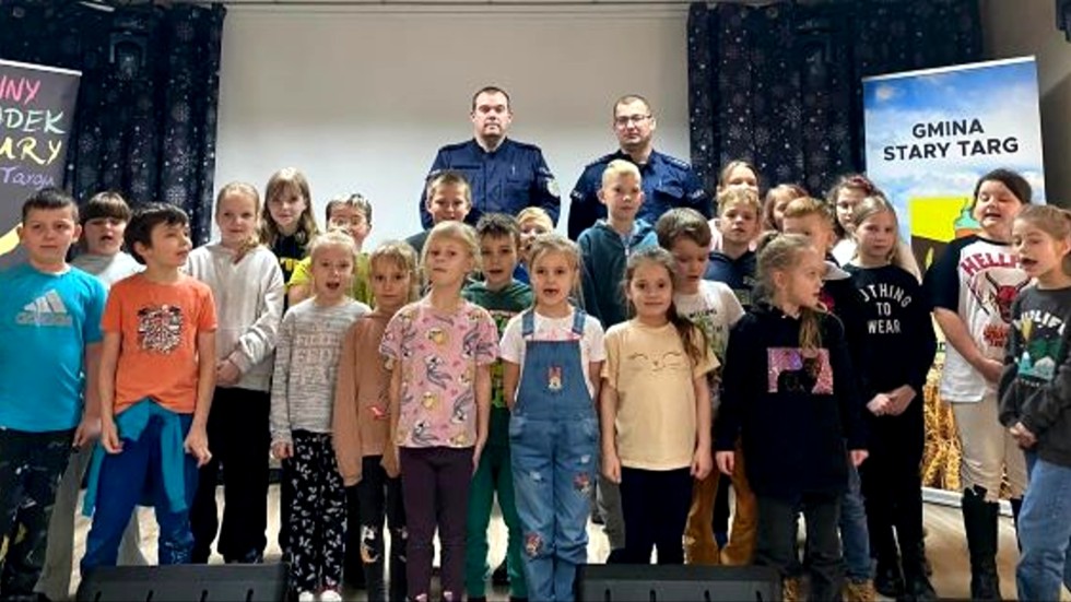 Powiat sztumski. Bezpieczne ferie – spotkanie dzieci z policjantami.