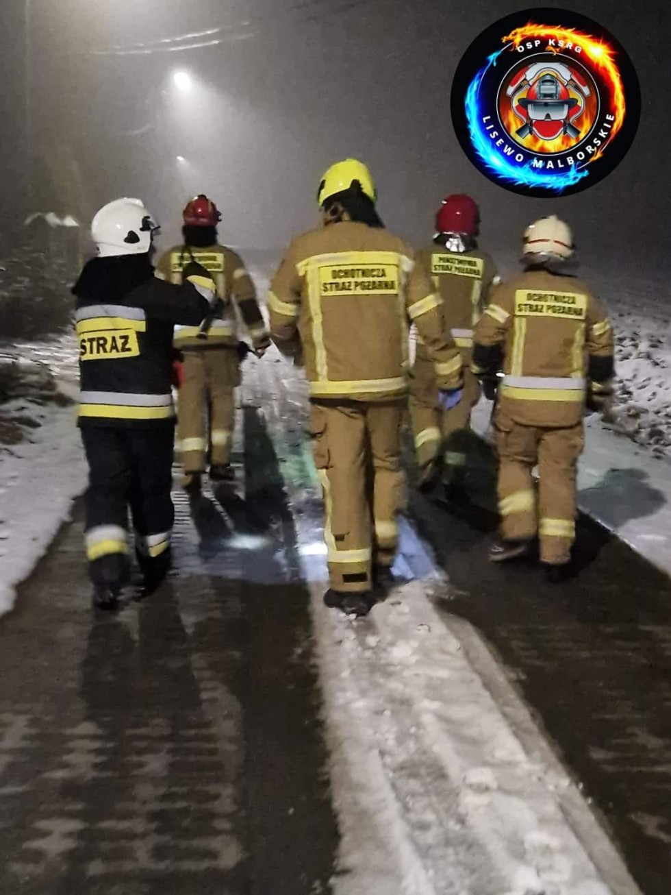 Gmina Lichnowy. Porzucony samochód w polu i nocne poszukiwania kierowcy.