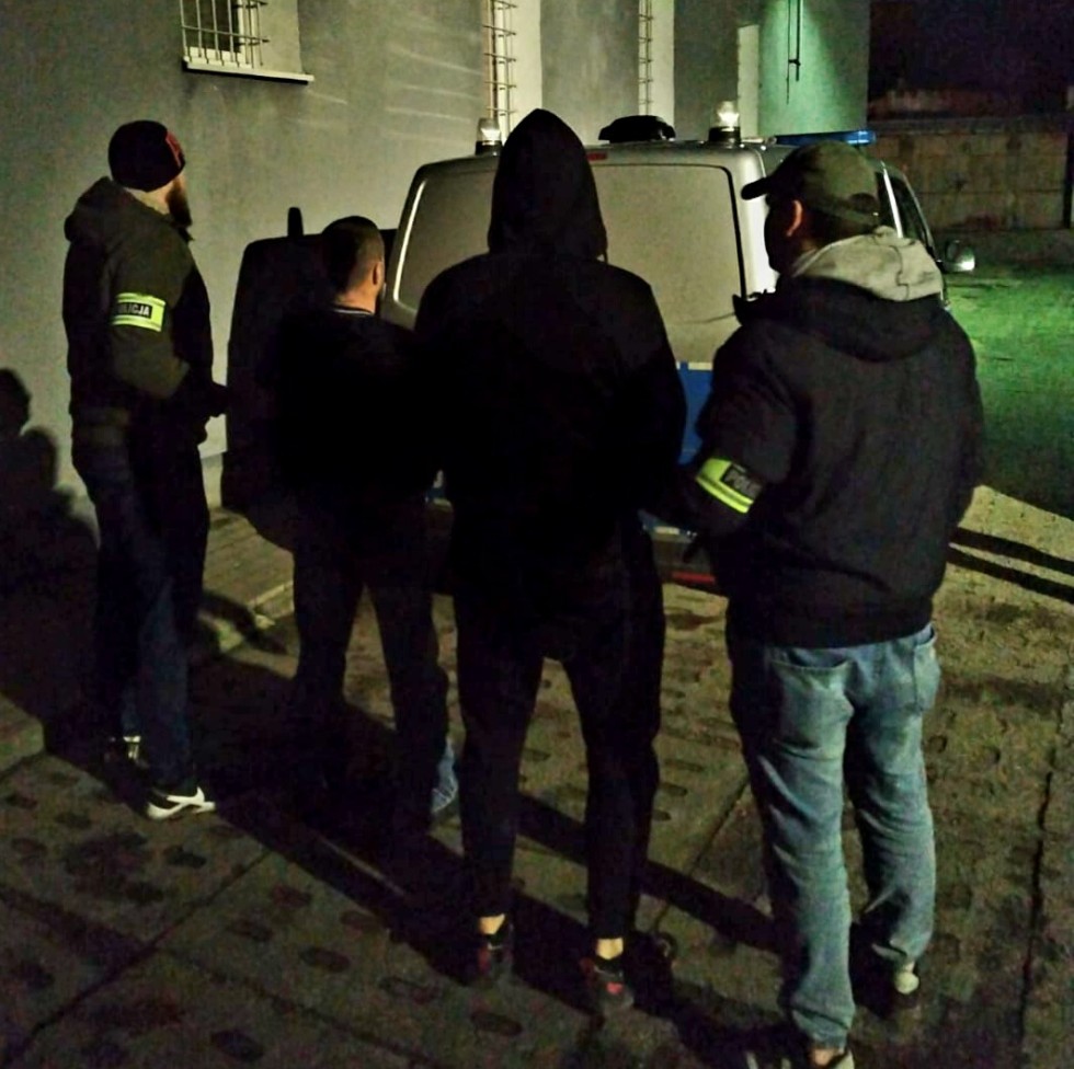 Powiat tczewski. Ponad 6 kg narkotyków znaleziono na terenie jednej z posesji – dwie osoby w areszcie.