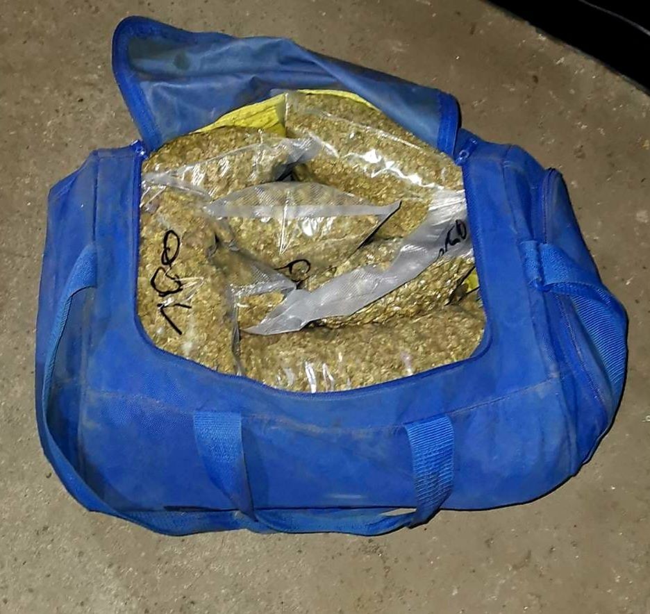Powiat tczewski. Ponad 6 kg narkotyków znaleziono na terenie jednej z posesji – dwie osoby w areszcie.