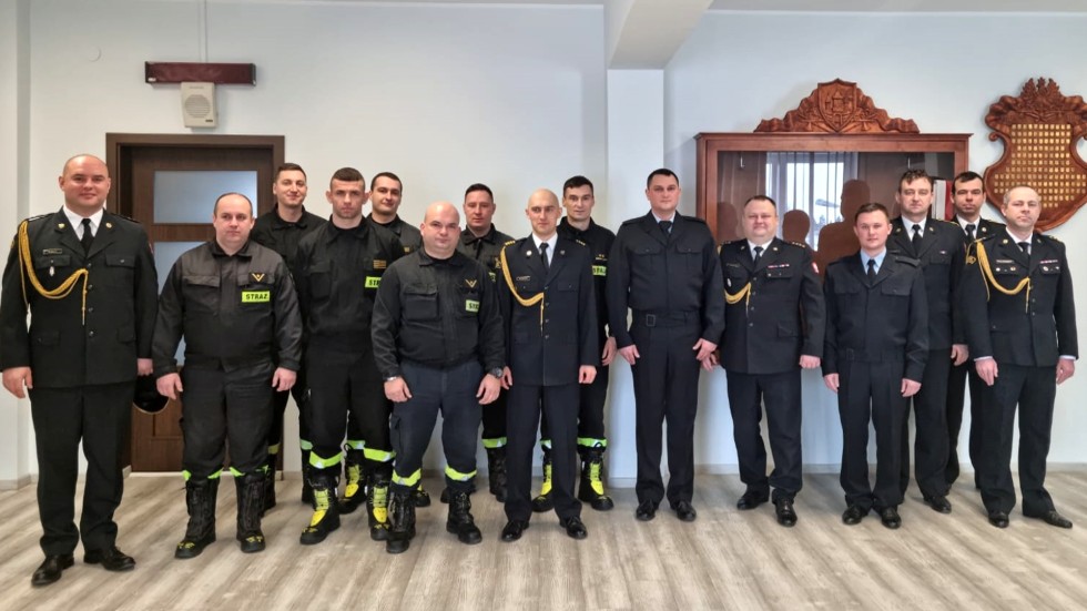 Malbork. Ślubowanie nowo przyjętych strażaków.