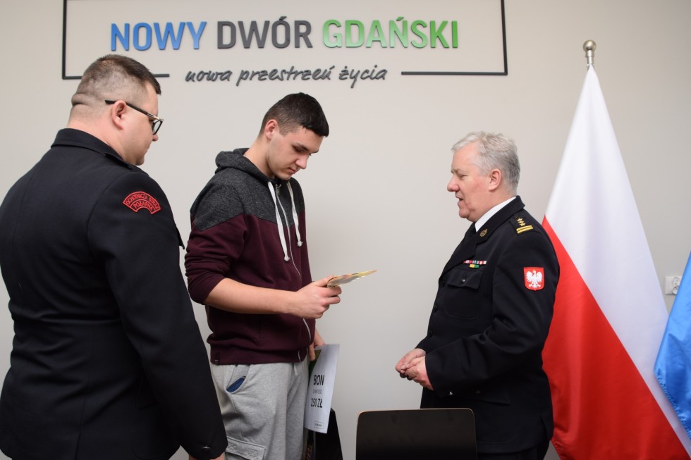 Nowy Dwór Gdański. Postawa godna do naśladowania - Paweł i Kacper uhonorowani.