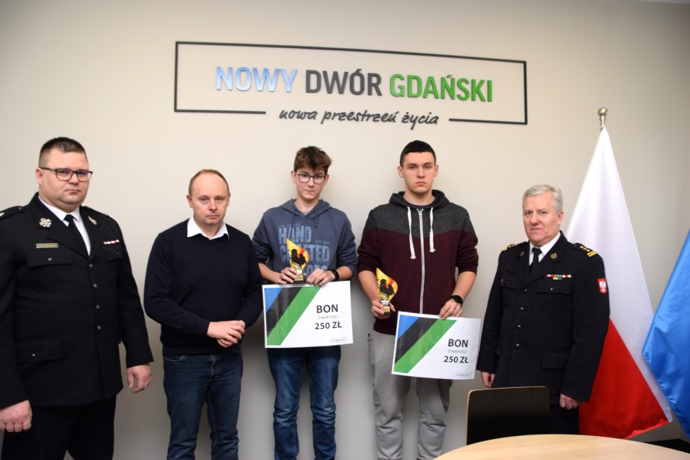 Nowy Dwór Gdański. Postawa godna do naśladowania - Paweł i Kacper uhonorowani.