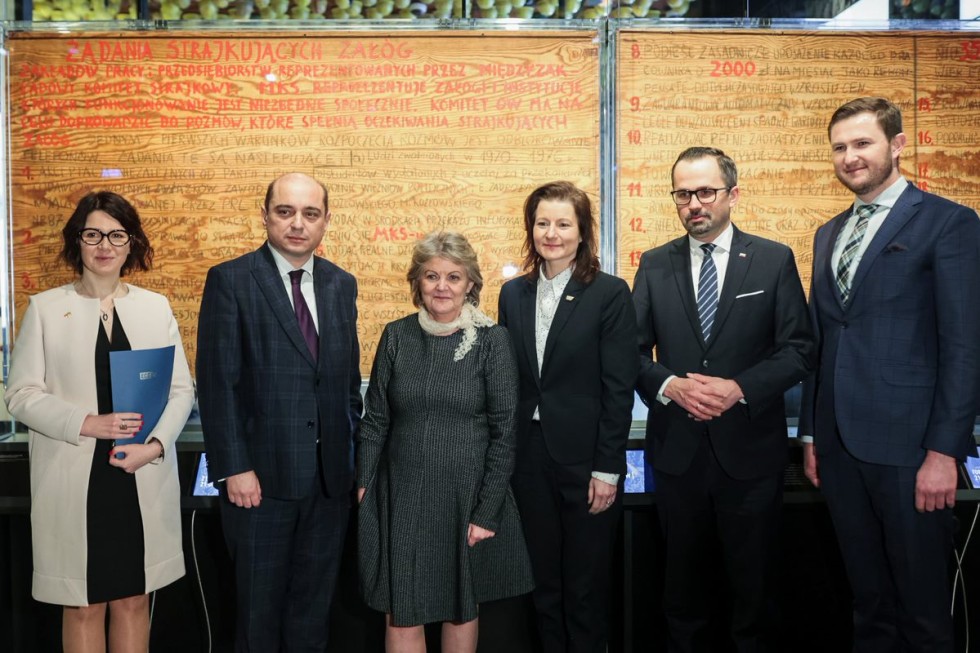 To ważny dzień dla Pomorza. Fundusze Europejskie dla naszego regionu zatwierdzone przez Komisję Europejską.