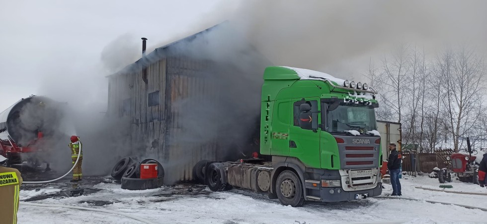 Pożar garażu i altanki – tygodniowy raport malborskich służb mundurowych.