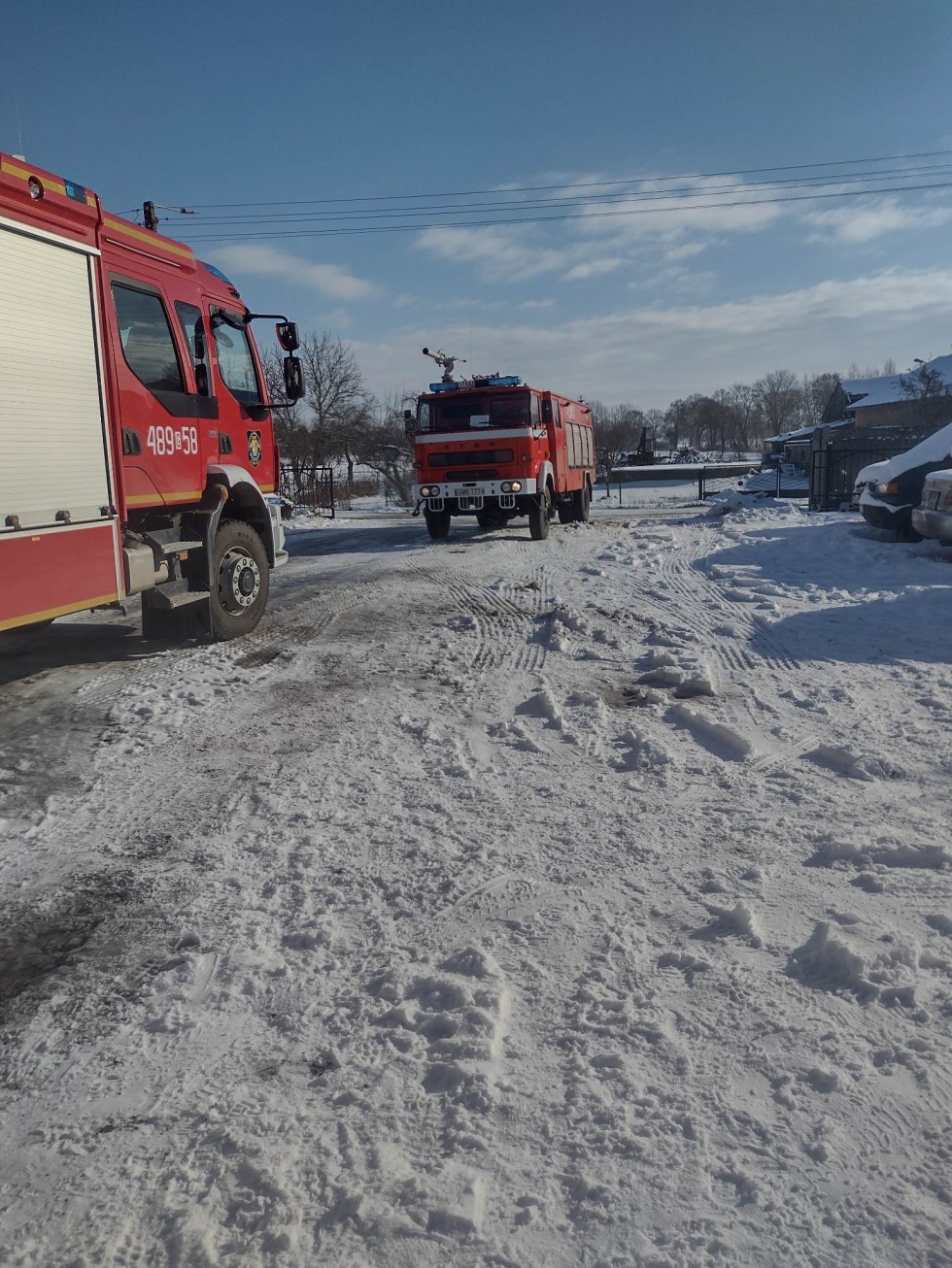 Pożar garażu i altanki – tygodniowy raport malborskich służb mundurowych.