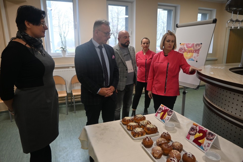 Nowy Dwór Gdański. Wielkie pączkobranie w Zespole Szkół.