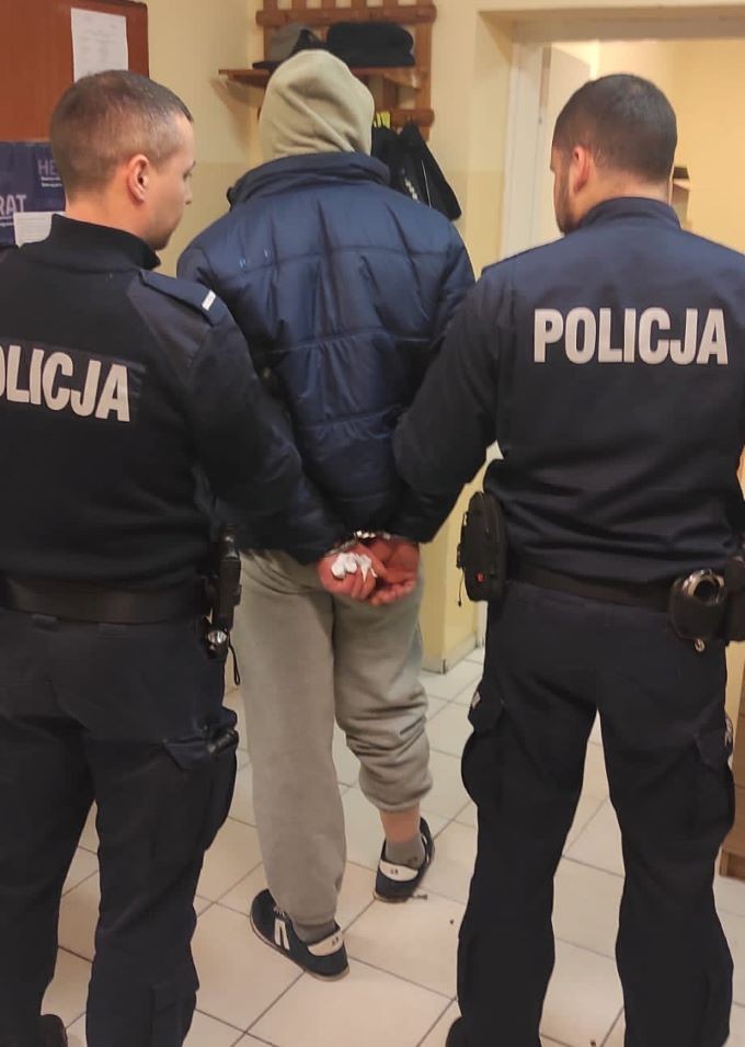Dzierzgoń. Za posiadanie narkotyków mężczyźnie grozi do 3 lat więzienia.