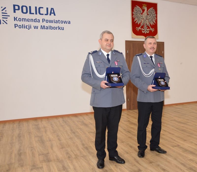 Malbork. Pożegnania w policji – na emeryturę odeszli podinsp. Krzysztof Borkowski i asp. sztab. Leszek Topór.