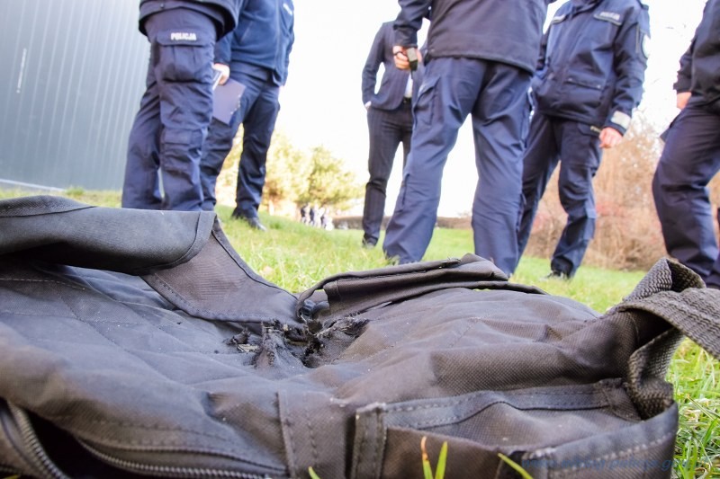 Elbląg. Alarm bombowy w Centrum Handlowym, ewakuowano budynek – ćwiczenia służb mundurowych.