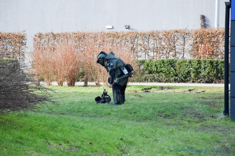 Elbląg. Alarm bombowy w Centrum Handlowym, ewakuowano budynek – ćwiczenia służb mundurowych.