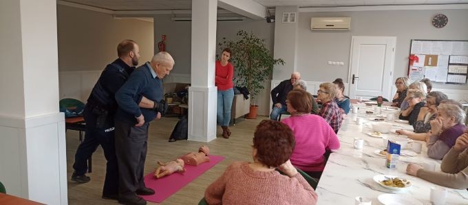 Powiat sztumski. Zajęcia dla seniorów z udzielania pierwszej pomocy.