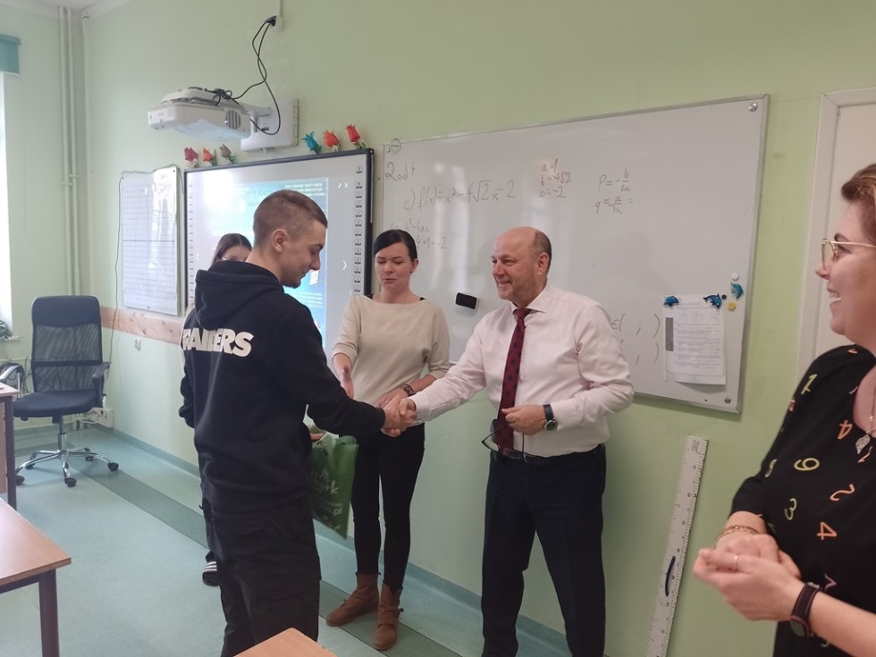 Malbork. Dzień Liczby Pi w Technikum nr 3 – uczeń wyrecytował 127 cyfr.