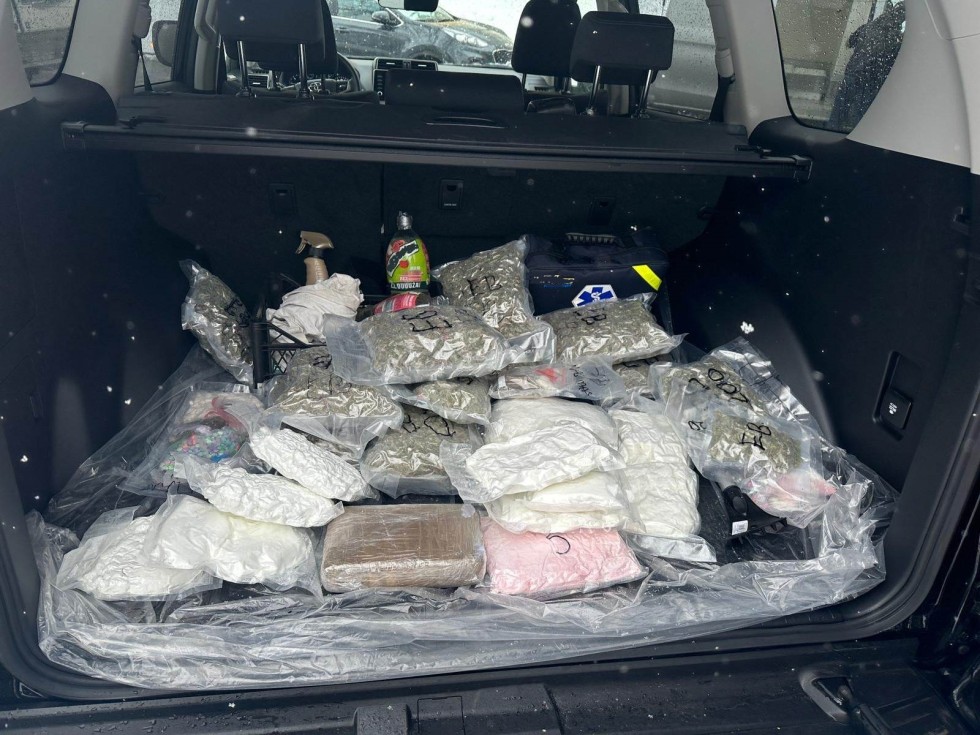 Duży przemyt narkotyków - policjanci kryminalni z Elbląga zatrzymali 44-latka