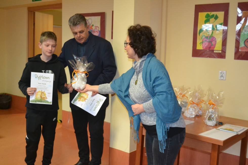 Stare Pole. Rozstrzygnięcie konkursu plastycznego na wielkanocną kartkę. Poznajcie laureatów.