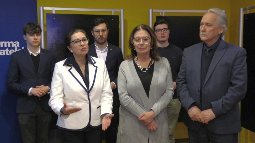 Malbork. Konferencja prasowa z udziałem Małgorzaty Kidawy-Błońskiej, Małgorzaty Chmiel i Leszka Czarnobaja