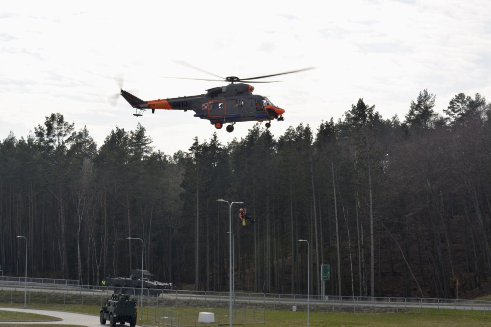 Nowy Dwór Gdański. Policjanci zabezpieczali wizytę Prezydenta RP podczas ćwiczeń ZALEW-23.