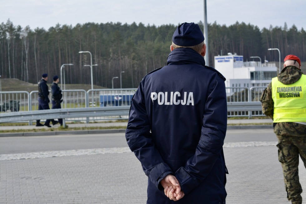 Nowy Dwór Gdański. Policjanci zabezpieczali wizytę Prezydenta RP podczas ćwiczeń ZALEW-23.