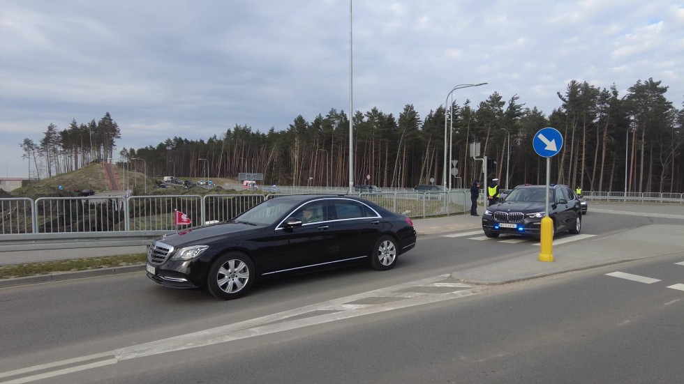 Nowy Dwór Gdański. Policjanci zabezpieczali wizytę Prezydenta RP podczas ćwiczeń ZALEW-23.