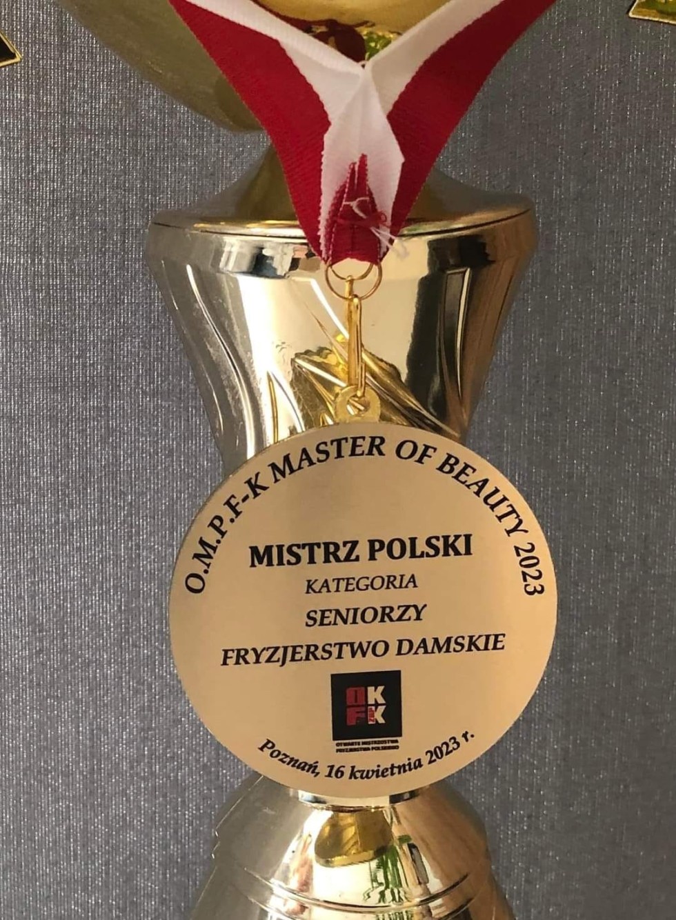 Malbork. Karolina Hajdukiewicz i Natalia Krusińska z Centrum Edukacji Zawodowej Mistrzyniami Polski we fryzjerstwie damskim. Wideo